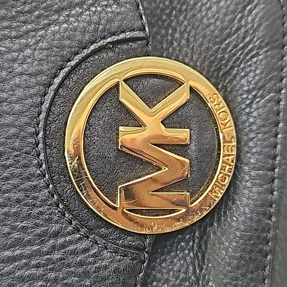 Michael Kors Small Black leather Crossbody MK Gold Logo, snap closure - Picture 9 of 10